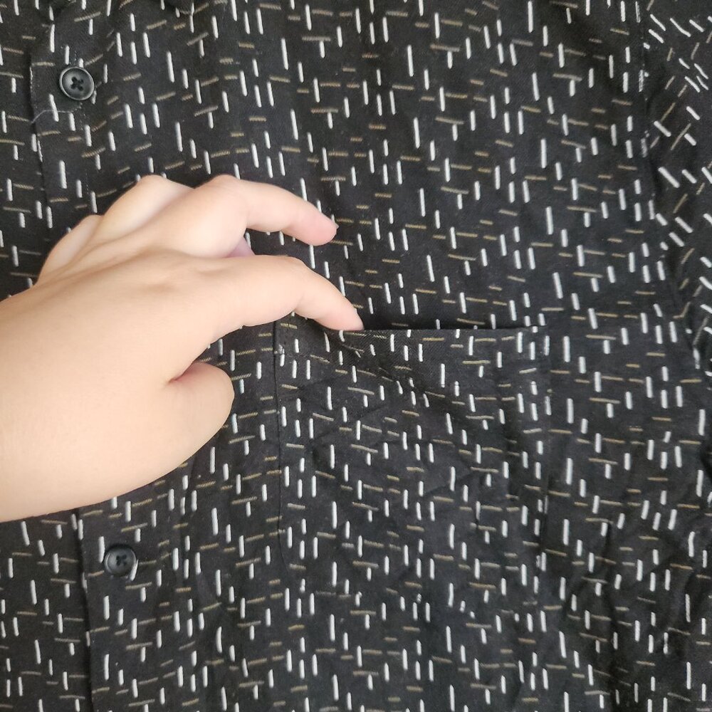 Toscano Silk Blend Men's Button Up Shirt Short Sleeve Large Black EUC Geometric - Picture 3 of 10